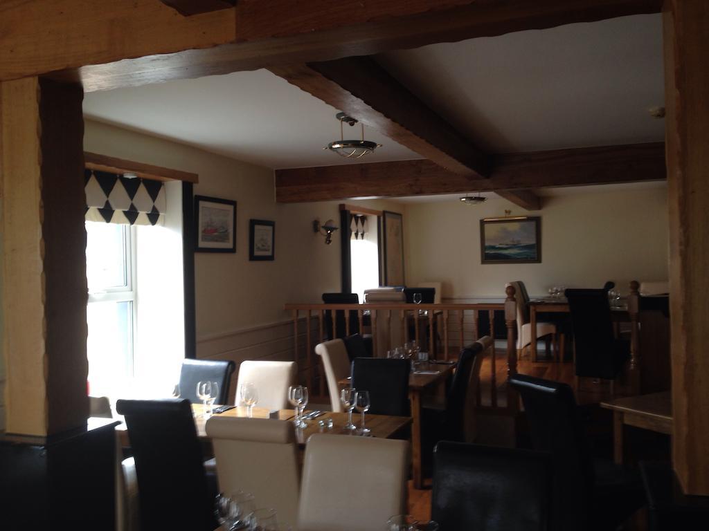 The Fleet Inn Guesthouse & Restaurant Killybegs Extérieur photo